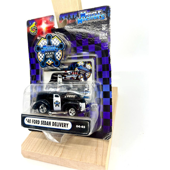 1940 FORD SEDAN DELIVERY FUNLINE MERCHANDISE MUSCLE MACHINES POLICE DEPT. 1:64 - Picture 2 of 3